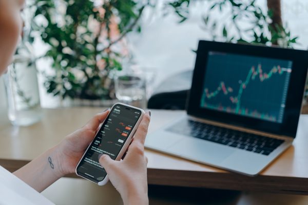 Cryptocurrency recovery lawyers tracing stolen crypto through blockchain transactions